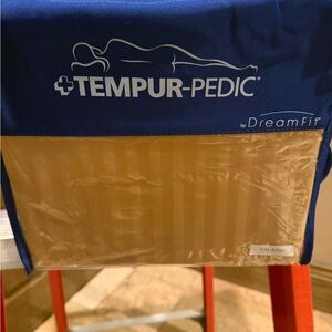 DreamFit Protective Mattress Cover in Blue and Gold
